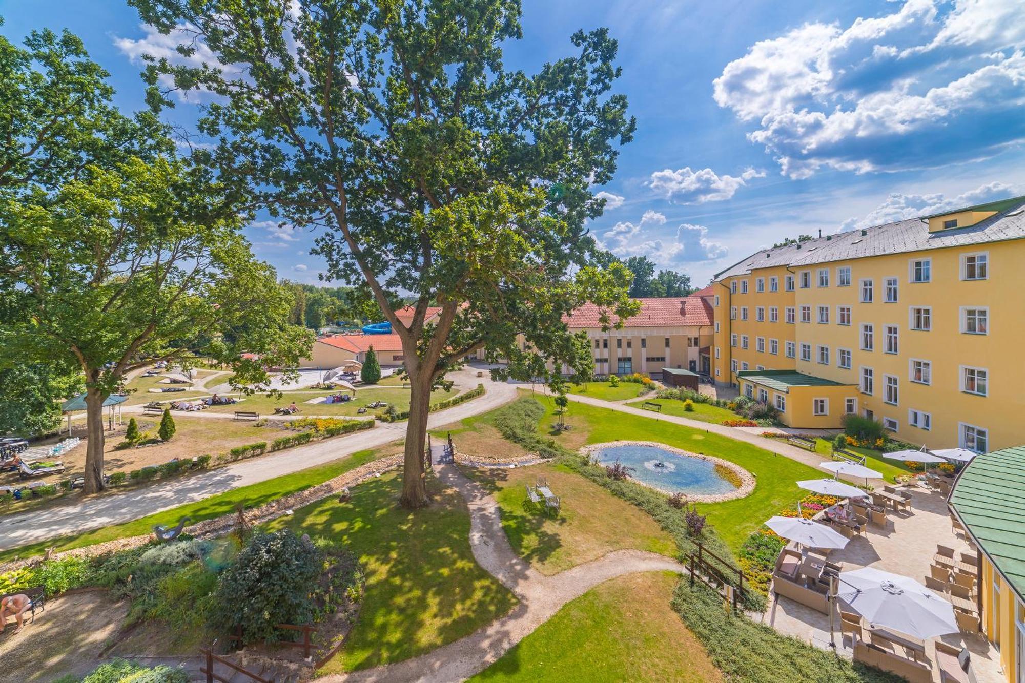 Spa Resort Pawlik-Aquaforum Frantiskovy Lazne Exterior photo