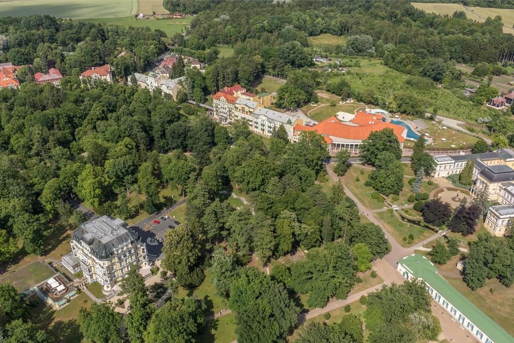 Spa Resort Pawlik-Aquaforum Frantiskovy Lazne Exterior photo