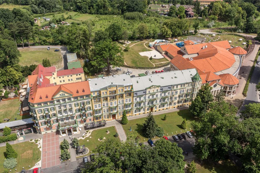 Spa Resort Pawlik-Aquaforum Frantiskovy Lazne Exterior photo